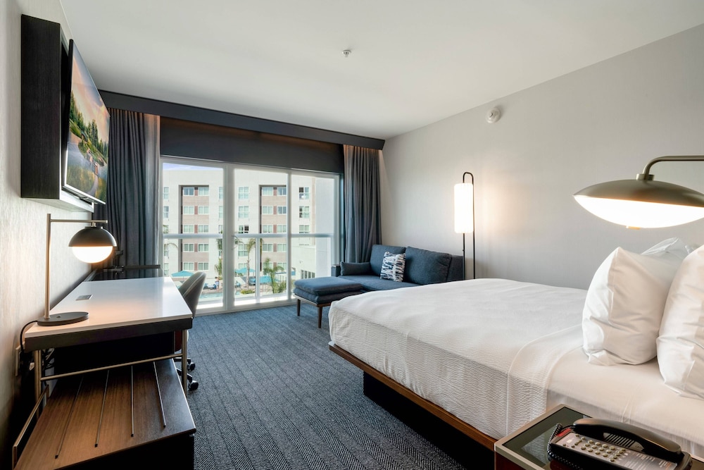 Courtyard by Marriott Marina del Rey - photo 6