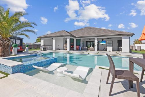 Luxury House in Cape Coral — 4-Star Luxury Hotel in Cape Coral, United States
