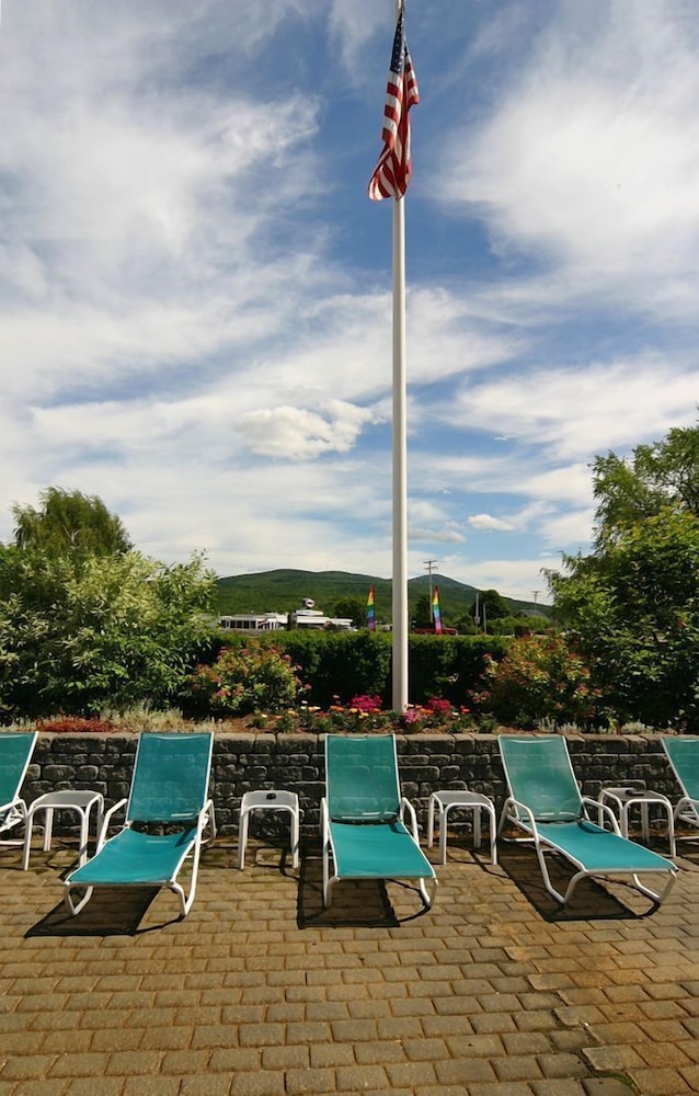 Fireside Inn & Suites Gilford - photo 67