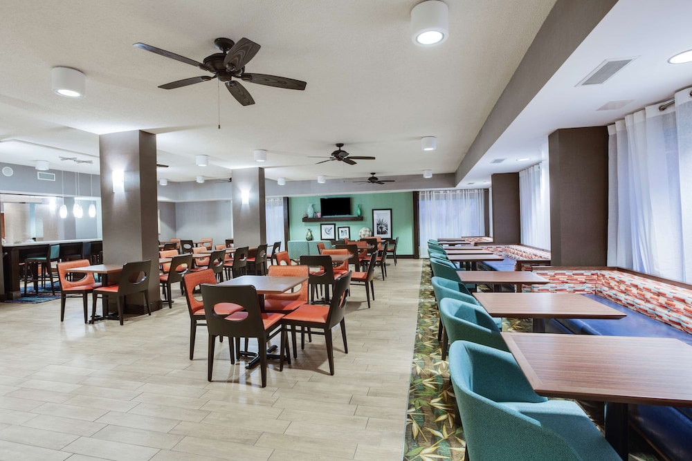 Hampton Inn Orlando International Drive Convention Center - photo 27