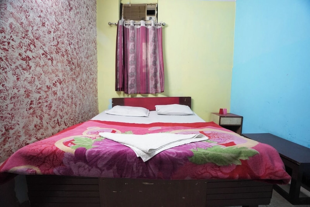 Hotel Swagat Palace — Karol Bagh