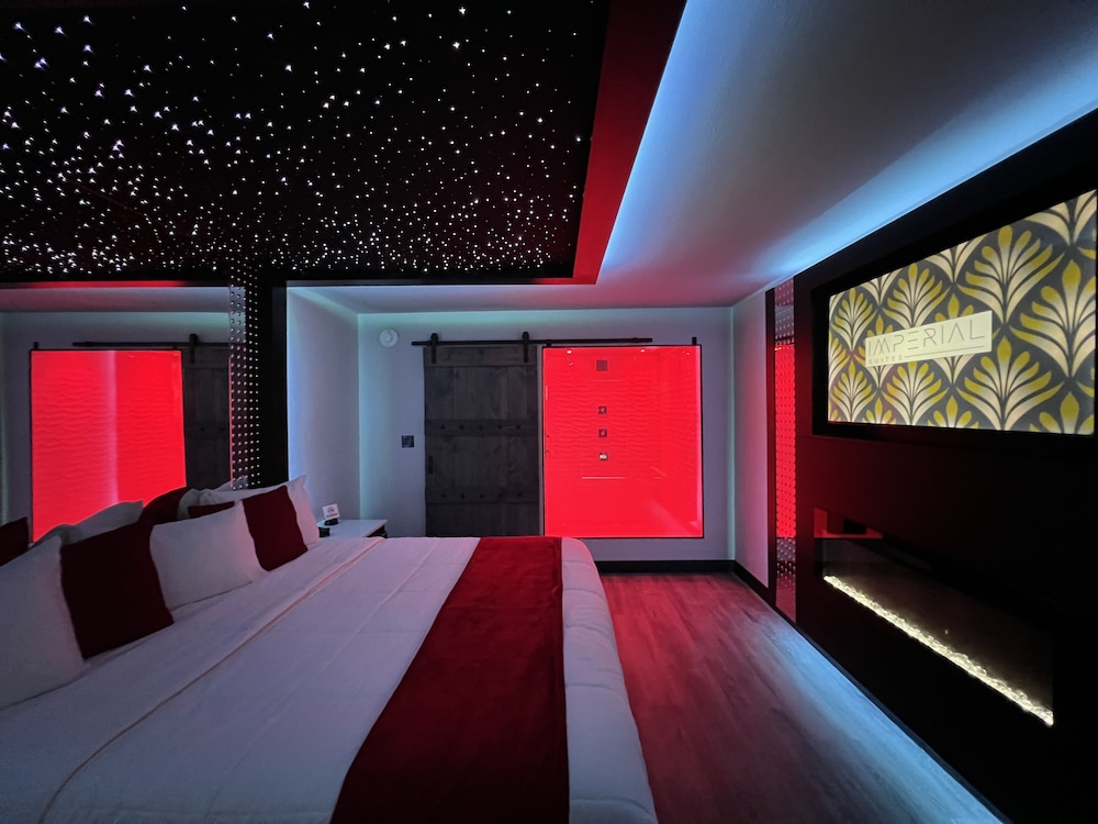 Imperial Suites Adults Only - photo 3