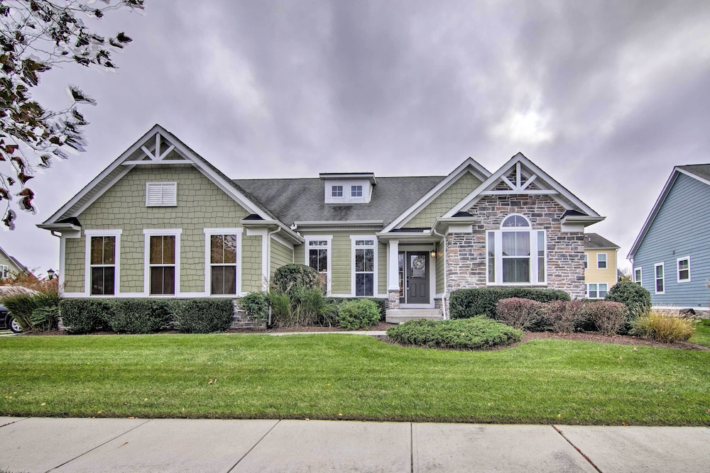 Great for Groups: Bayside Resort Home w Patio - photo 13