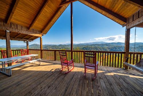 Moose n Around By Colonial Properties — 4-Star Luxury Hotel in Sevierville, United States
