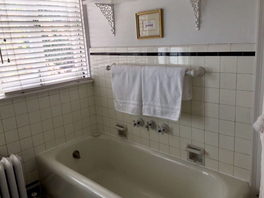The Villa Bed & Breakfast - photo 42