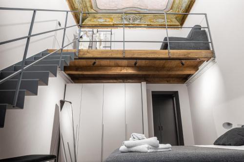 Eleven Luxury Suite dimora affrescata del '500 a pochi passi dall'Acquario — 4-Star Luxury Hotel in Genoa, Italy