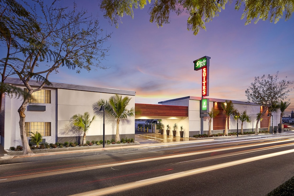 Studio Inn and Suites at Promenade Downey - photo 12