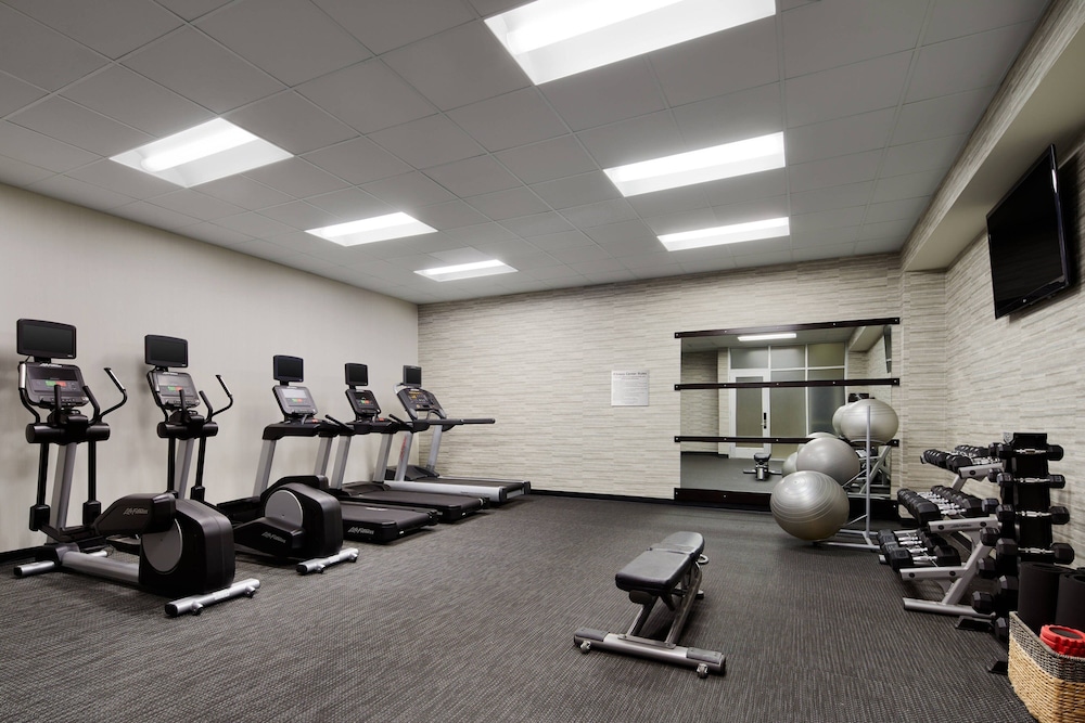Courtyard by Marriott Milwaukee Downtown - photo 21