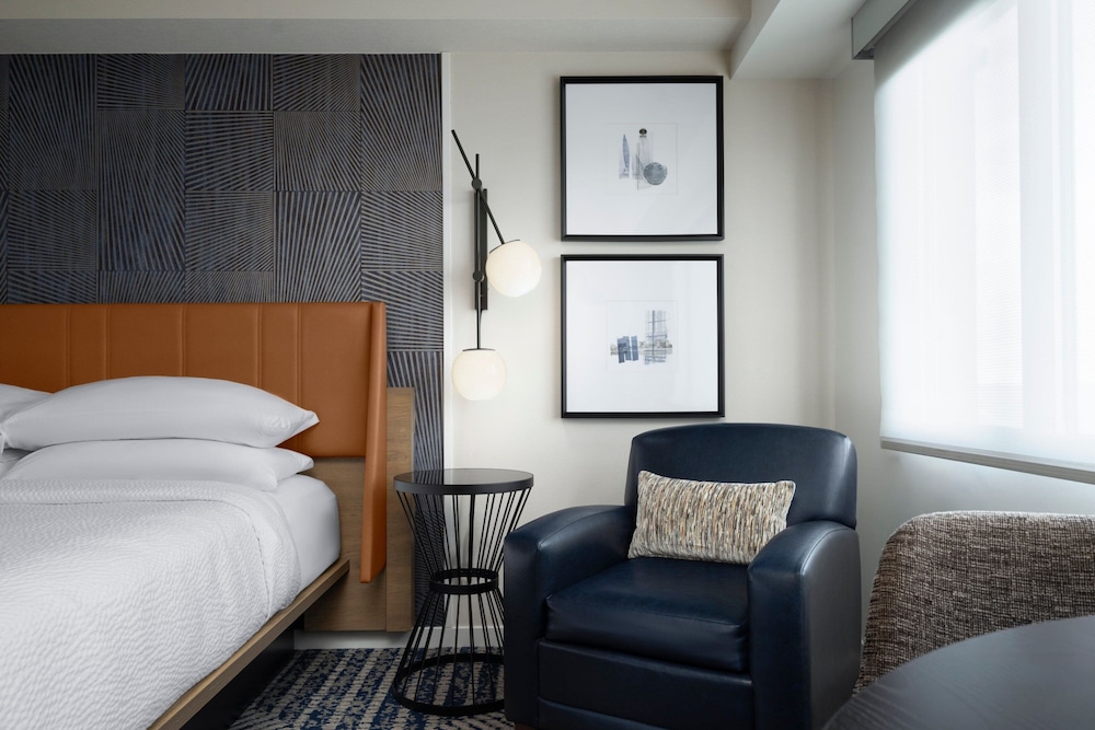 Sheraton Erie Bayfront Hotel - photo 13