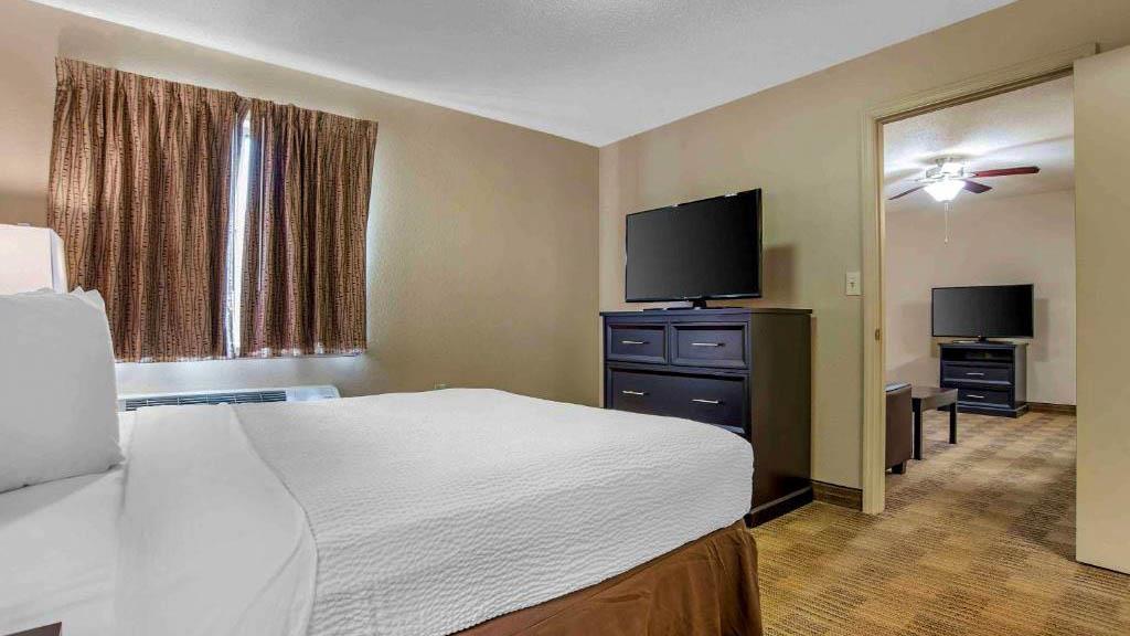 Studio 6 Suites Charlotte NC Tyvola Rd Executive Park - photo 29