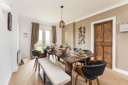 Central Malham Wellbeing Escape 4 bed house with yoga studio