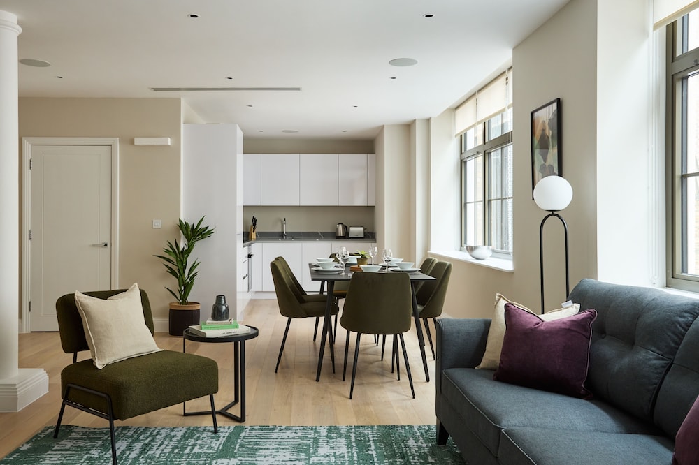 One Bedroom Serviced Apartment in Holborn Chancery Lane — 4-Star Luxury Hotel in London, United Kingdom
