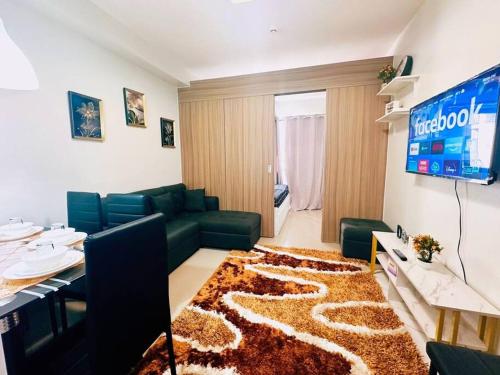 Shabby Chic & Contemporary Condo — 4-Star Luxury Hotel in Manila, Philippines