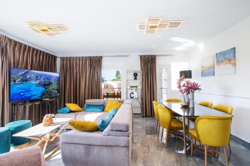 Ilianas R&F Luxury home — 4-Star Luxury Hotel in Perama, Greece