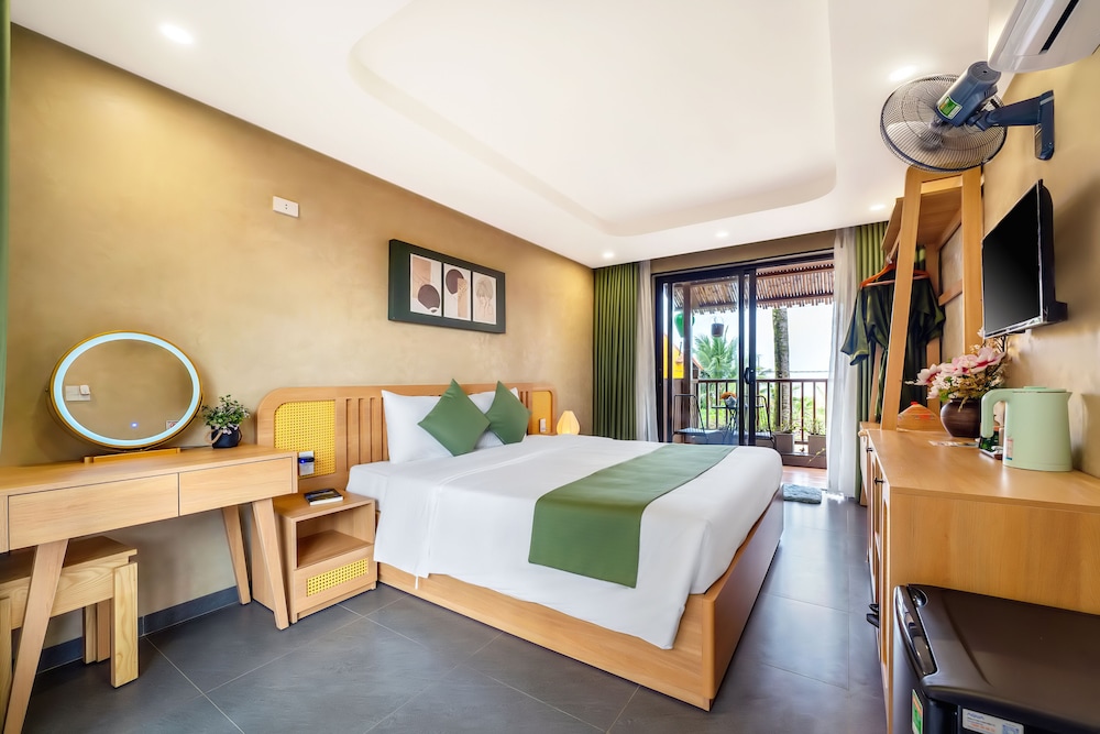 The Linh Seaside Villa Hoi An — 4-Star Luxury Hotel in Da Nang, Vietnam