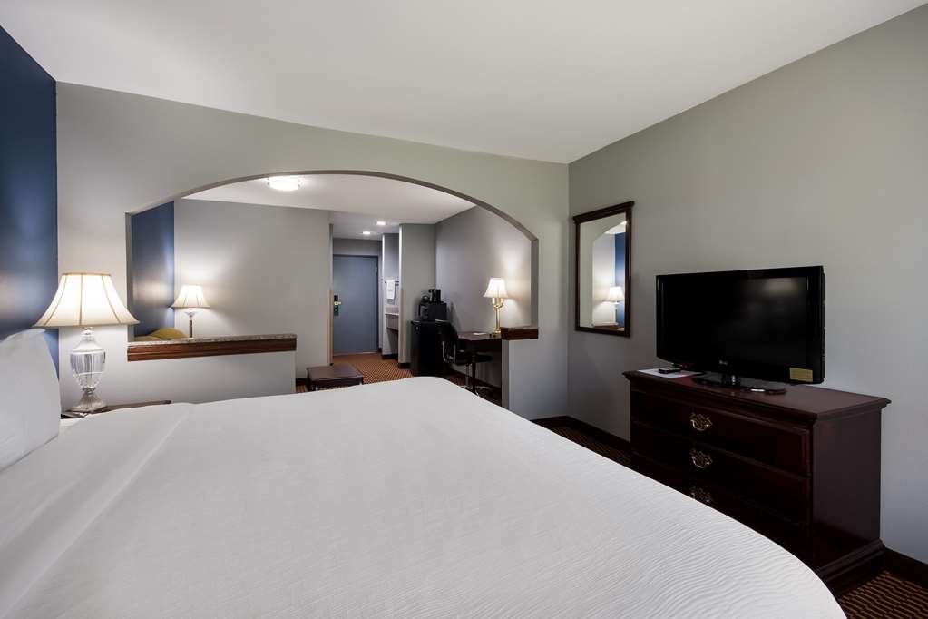 Quality Inn & Suites Oklahoma City North - photo 29