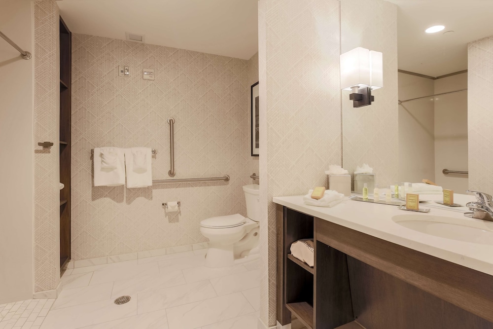 DoubleTree by Hilton Evansville - photo 44