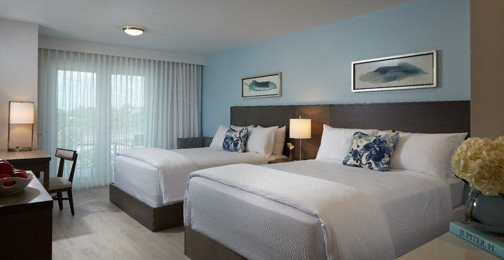 The Pointe Hotel - photo 13
