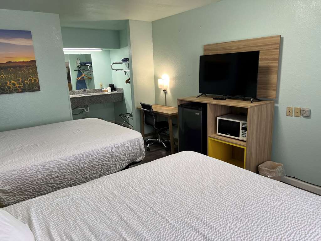 Days Inn by Wyndham Pratt - photo 22
