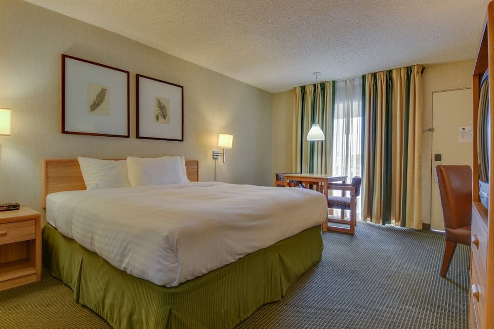 Vagabond Inn Los Angeles at USC - photo 24