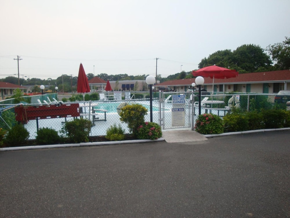 Economy Motel Inn & Suites - photo 23
