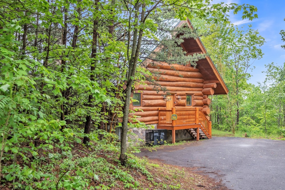 Royal Views Private Mountain Top Cabin 2 Bedroom Cabin by Heavenly Views Resort - photo 30