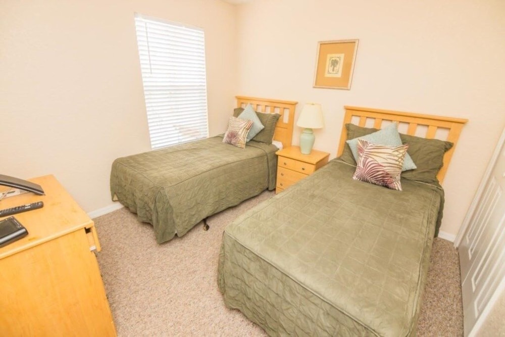 Lynval's Regal Palms Resort Townhome 4 Bedroom Townhouse by Redawning — hotel in Davenport