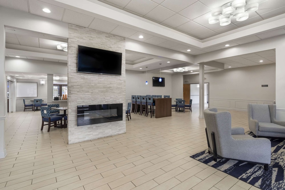 Comfort Inn & Suites Mundelein Vernon Hills - photo 4
