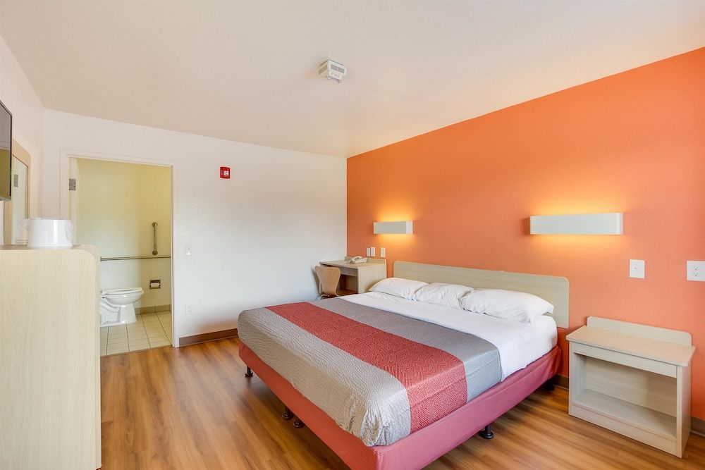 Motel 6 Columbia West - photo 6