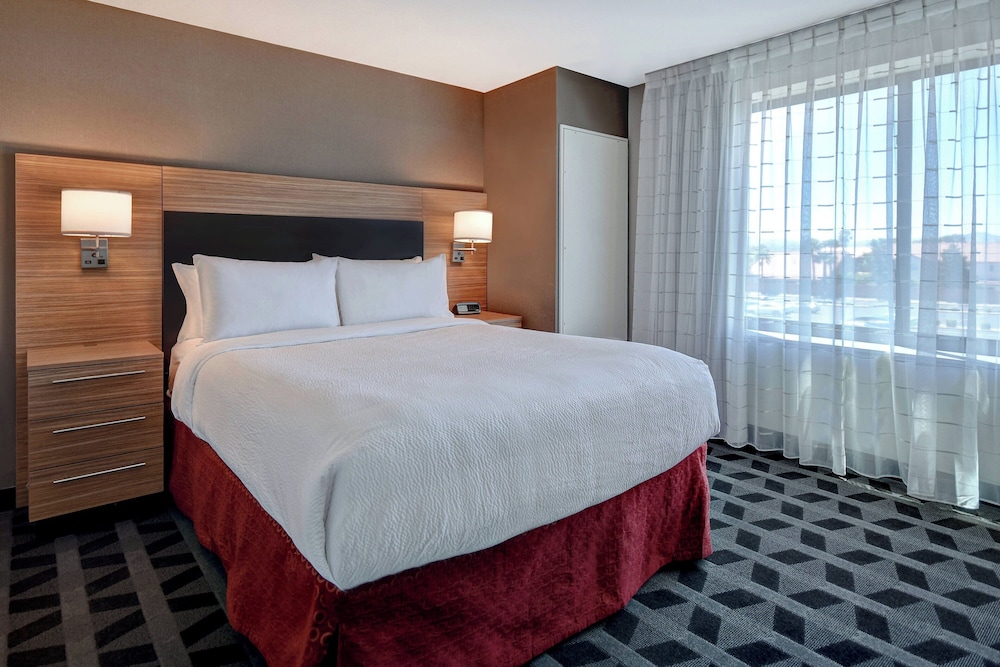TownePlace Suites by Marriott Las Vegas Airport South - photo 11