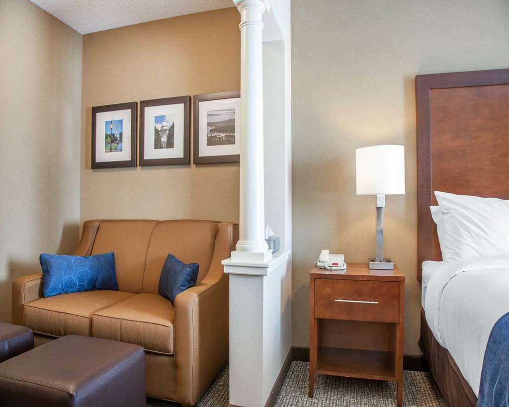 Comfort Suites West Warwick Providence - photo 23