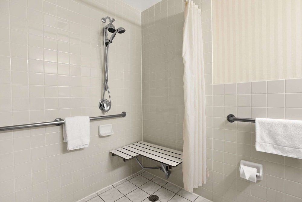 Travelodge by Wyndham San Francisco Bay - photo 6