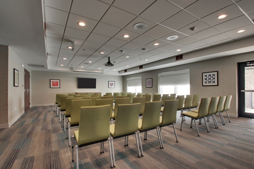Holiday Inn Express & Suites Aurora Naperville by IHG - photo 60