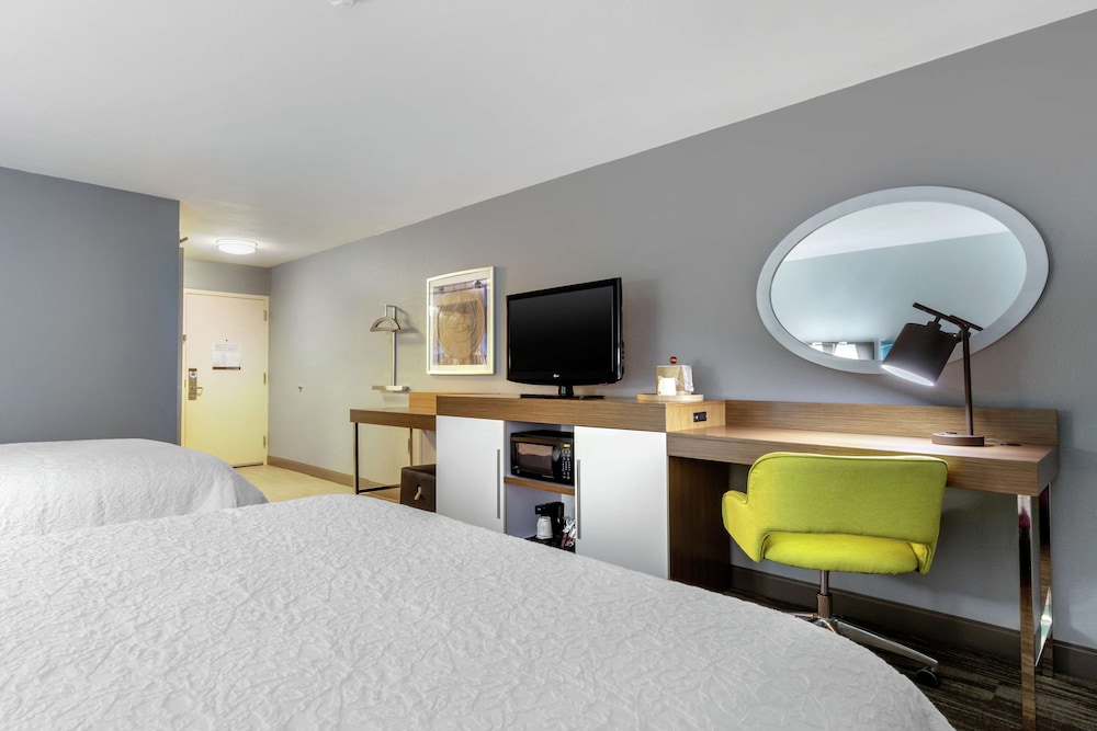 Hampton Inn Brookhaven - photo 10