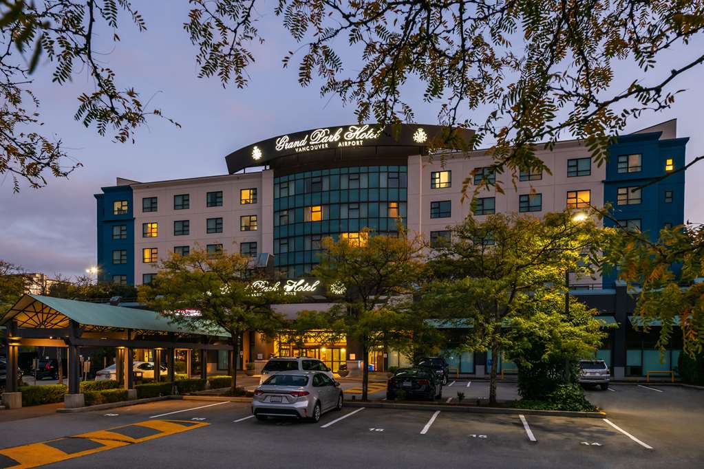 Four Points by Sheraton Vancouver Airport