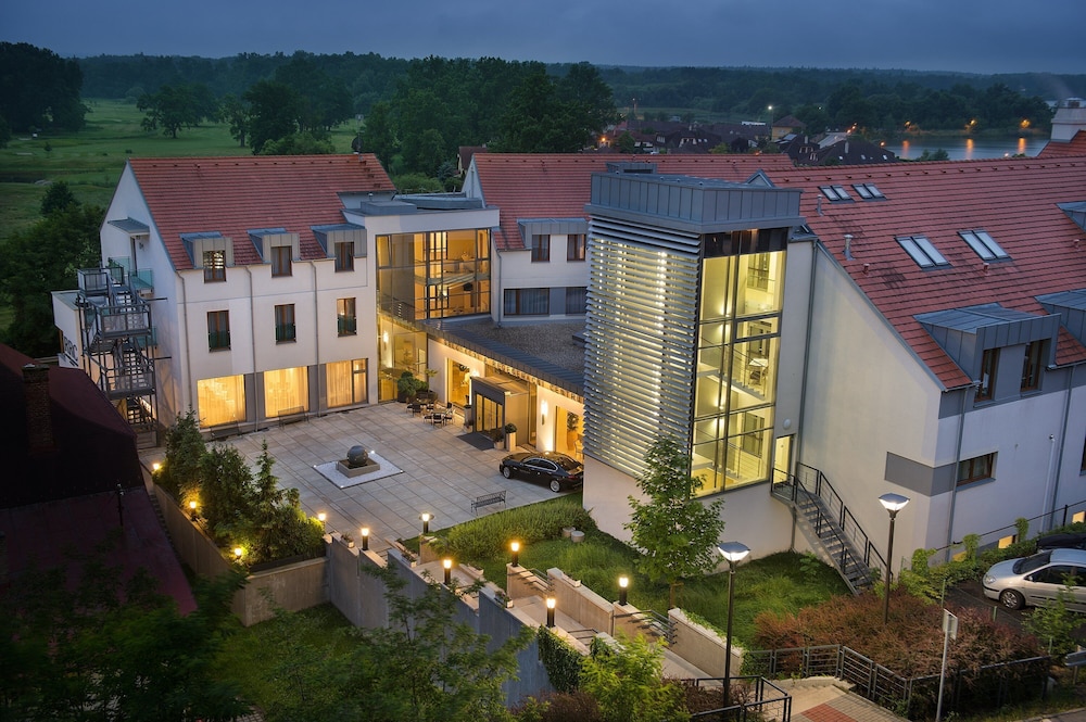 Wellness Hotel Diamant — hotel in Hluboka Nad Vltavou