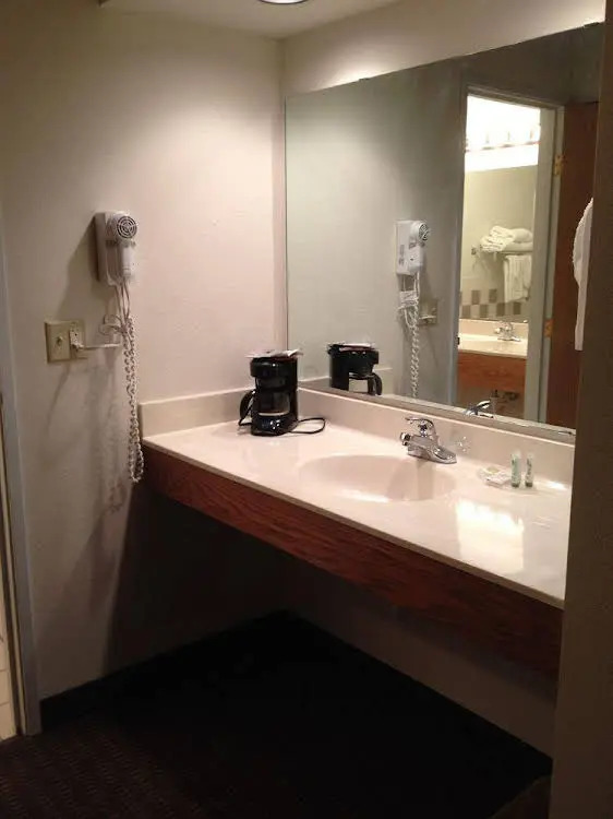 AmericInn Belle Plaine - photo 3