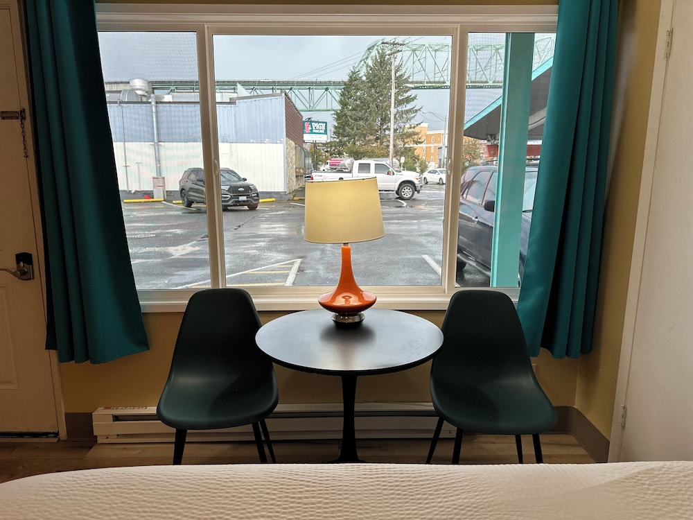 Atomic Motel - photo 12