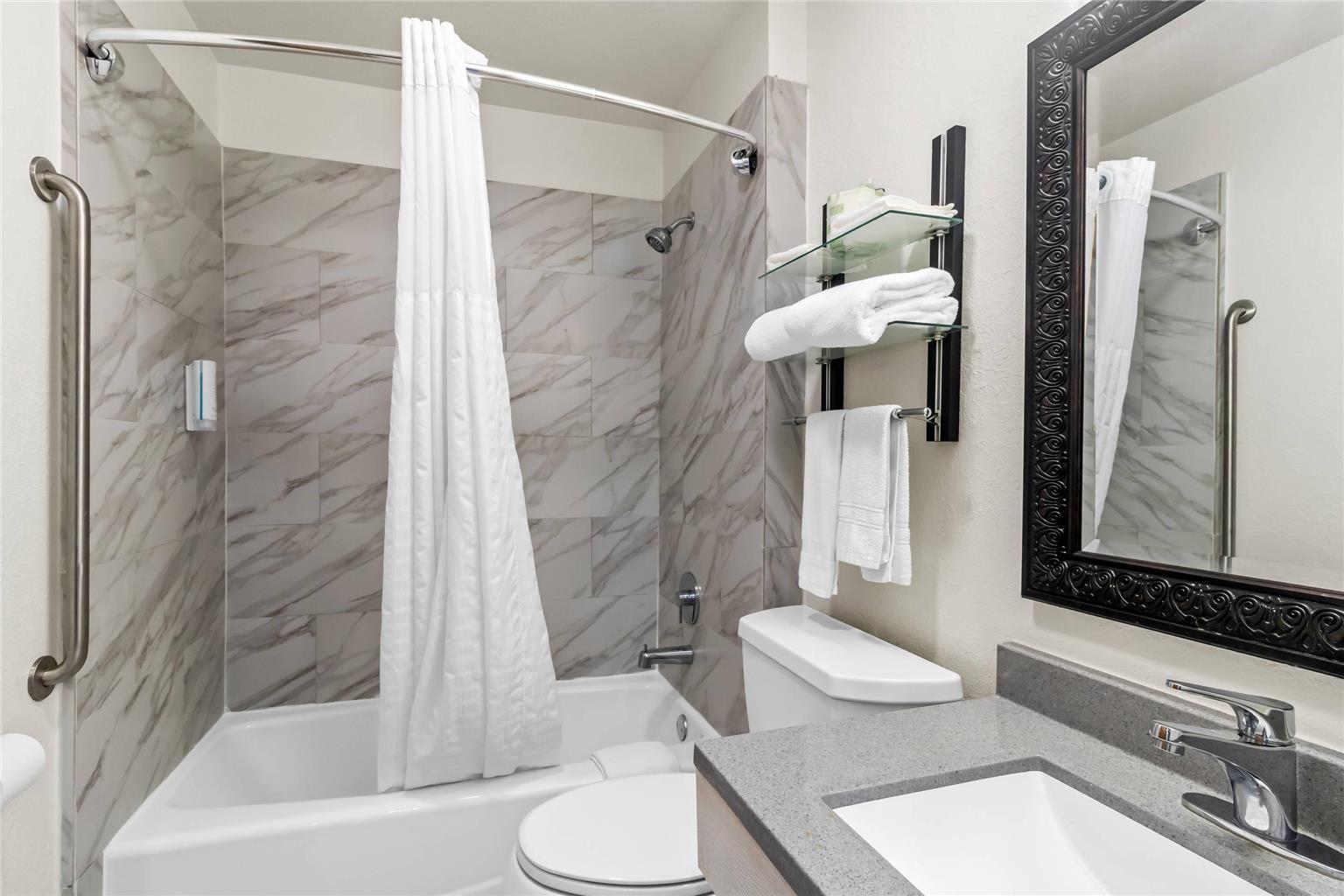 Rodeway Inn Delmont - photo 28