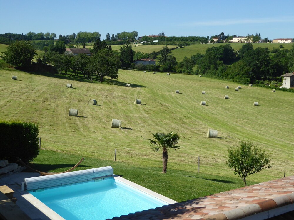Gite Stone & Spa — 4-Star Luxury Hotel in Chasselay, France