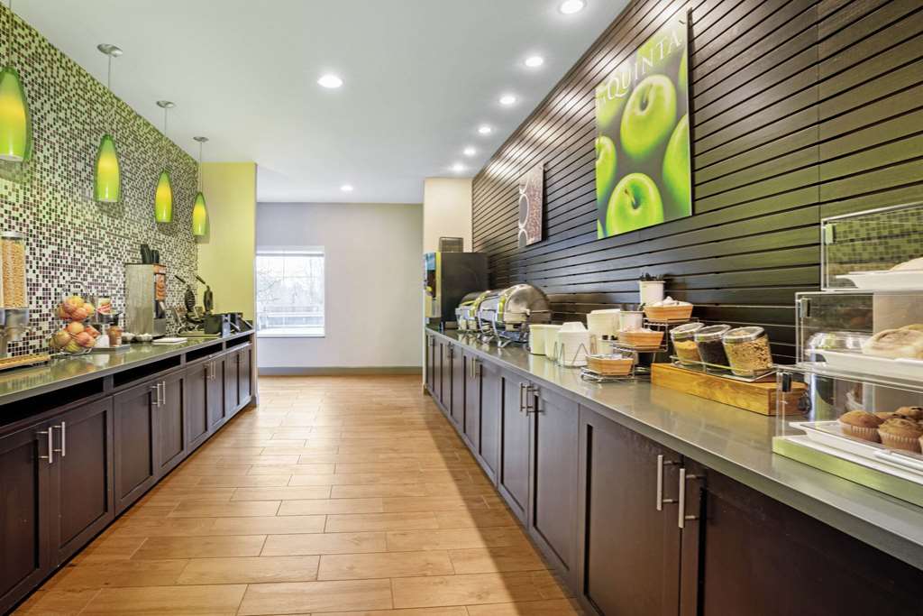 La Quinta Inn & Suites by Wyndham Tumwater Olympia - photo 42