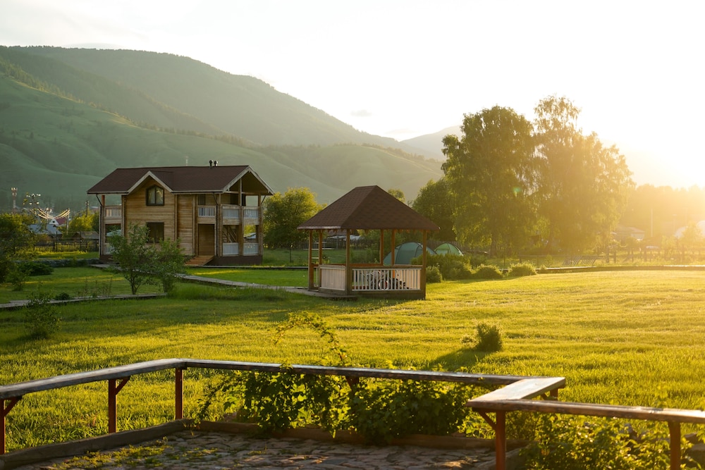 Eco hotel Altair Hostel — hotel in Ust'-Koksa
