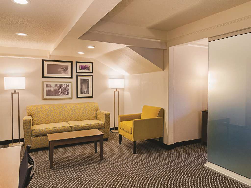 La Quinta Inn & Suites by Wyndham Denver Tech Center - photo 36