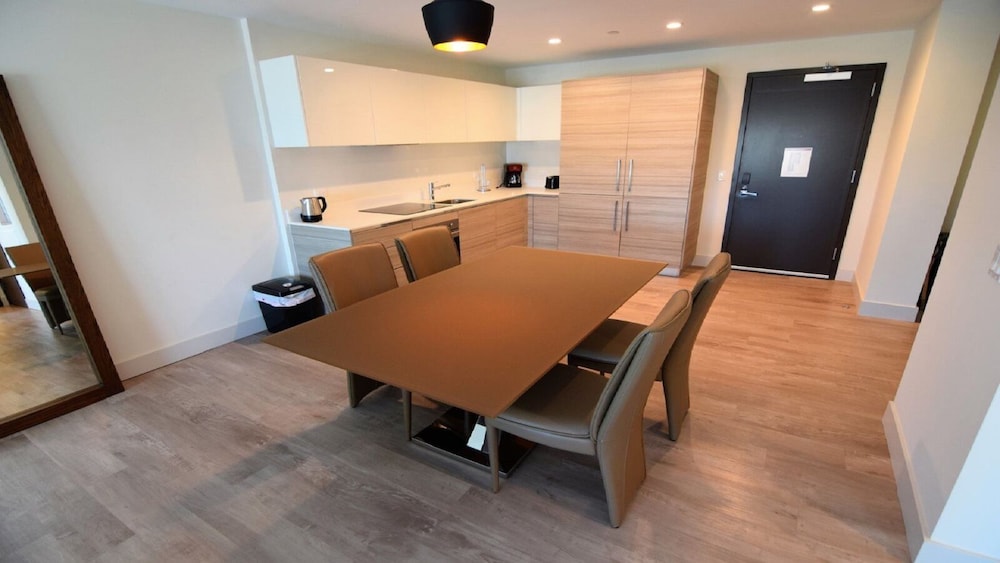 Spectacular 1 Bed Plus Den On To The Amazing Hollywood Beach Hollywood - photo 5