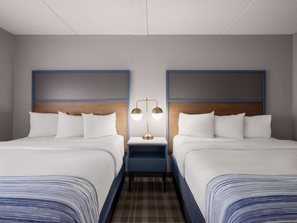 AmericInn by Wyndham Shakopee Near Canterbury Park - photo 17