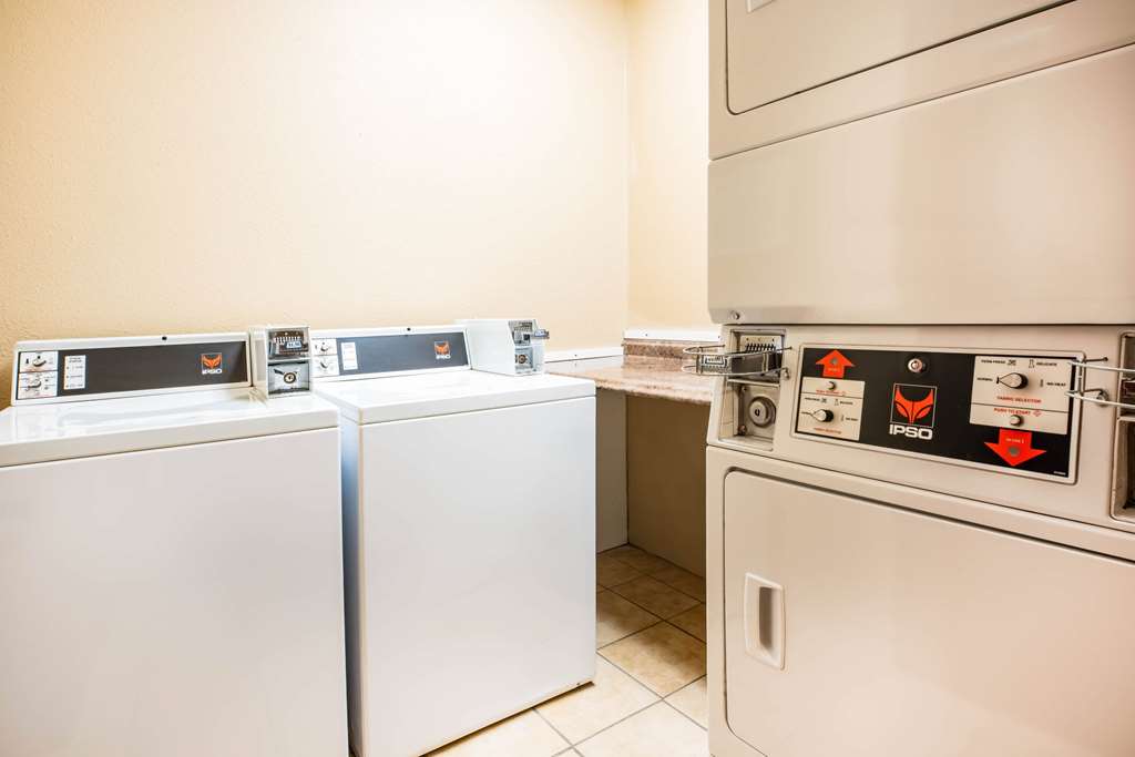 La Quinta Inn & Suites by Wyndham Portland Airport - photo 27