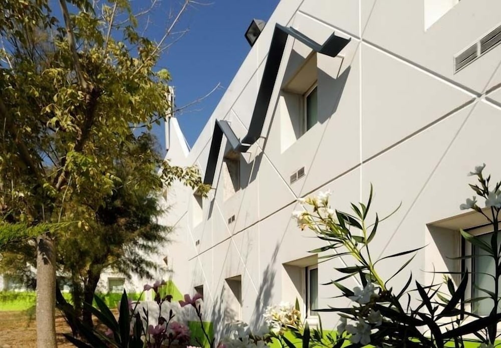Lemon Hotel Mery sur Oise Cergy — hotel in Mery-Sur-Oise