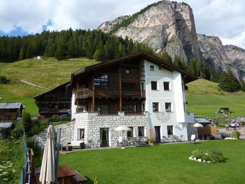 Cedepuent de Sot — 4-Star Luxury Hotel in Selva, Italy
