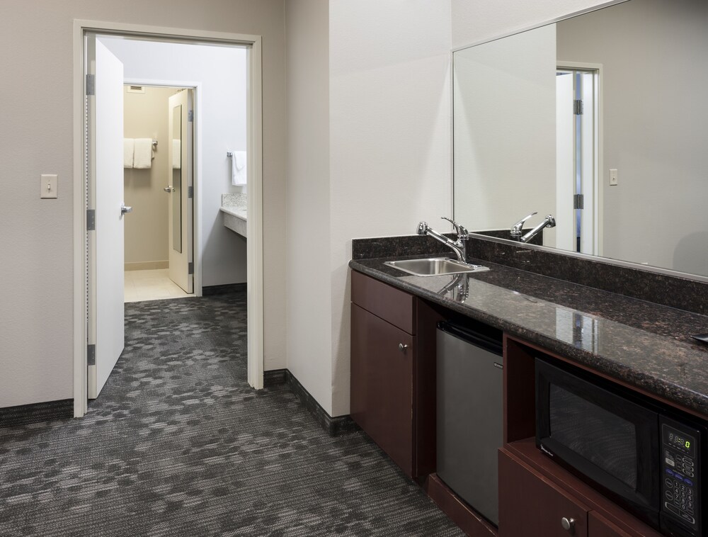 Courtyard by Marriott Brownsville - photo 24