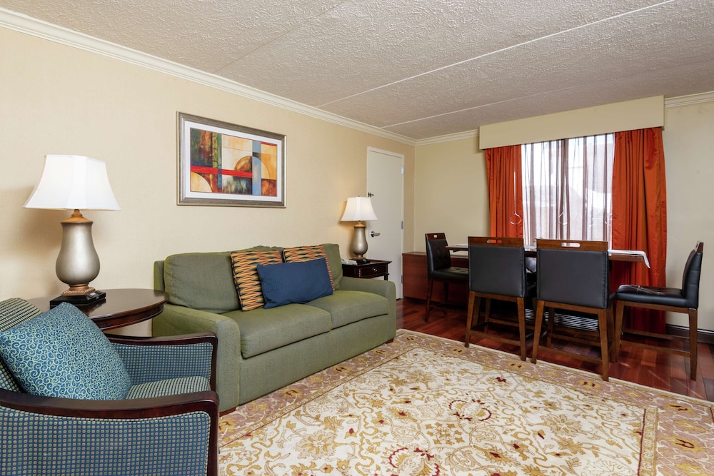 DoubleTree by Hilton Hotel Grand Rapids Airport - photo 38